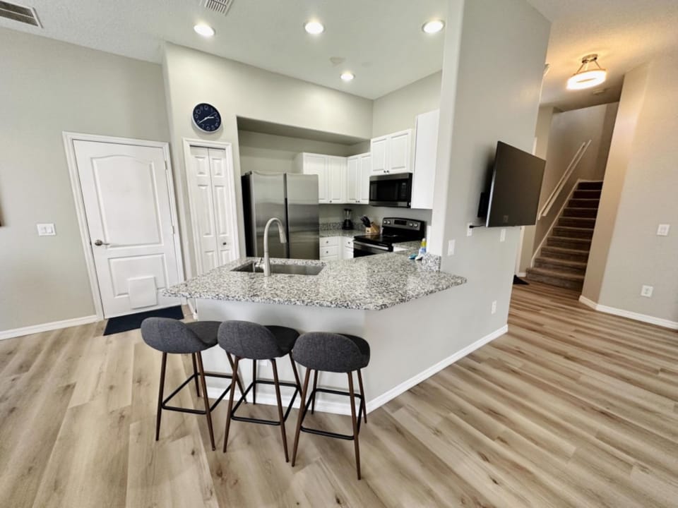Inviting Kitchen & Bar Seating