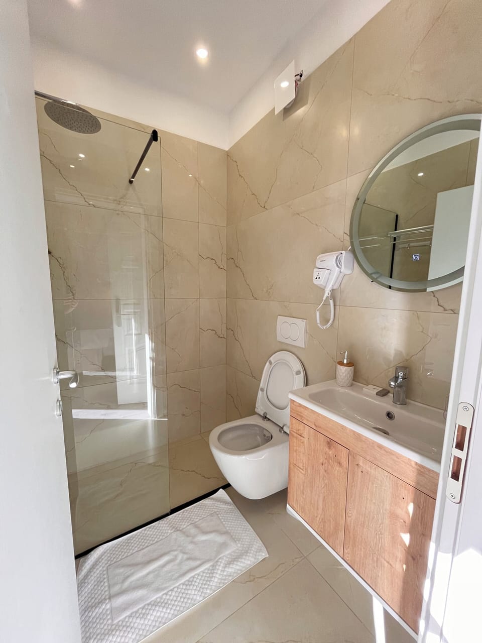 Belix Hotel Apartments Near the Beach Hotel in Tirana County, Albania