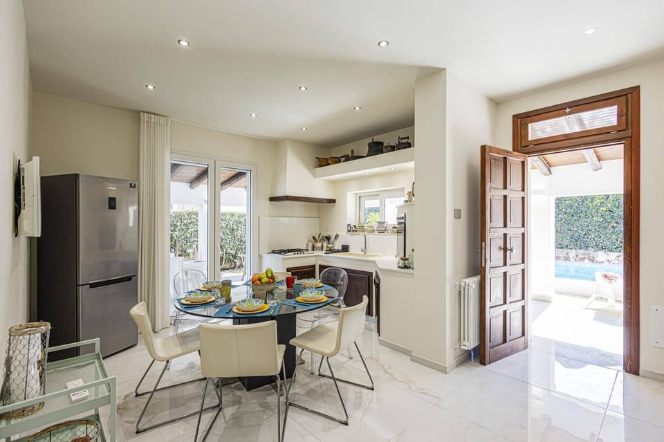 Villa Sacramento image