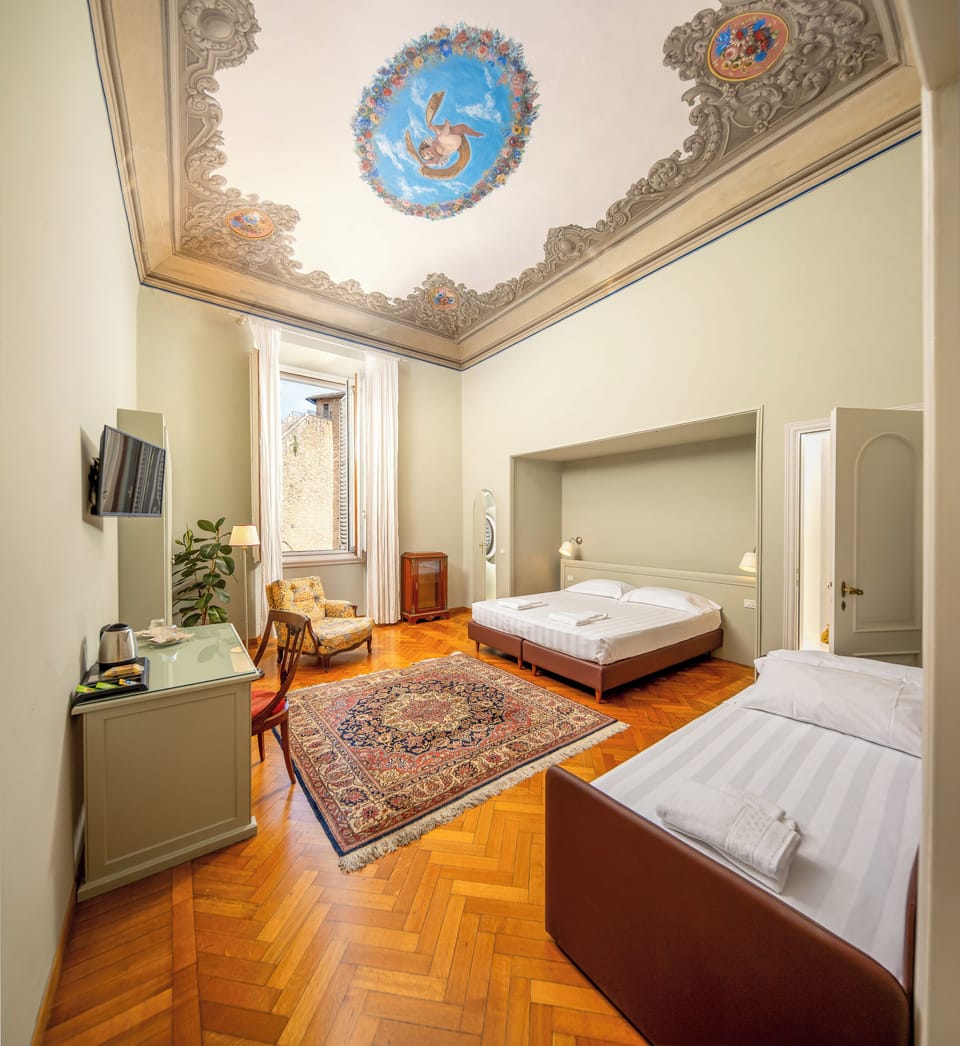 Junior Suite | In-room safe, desk, free WiFi