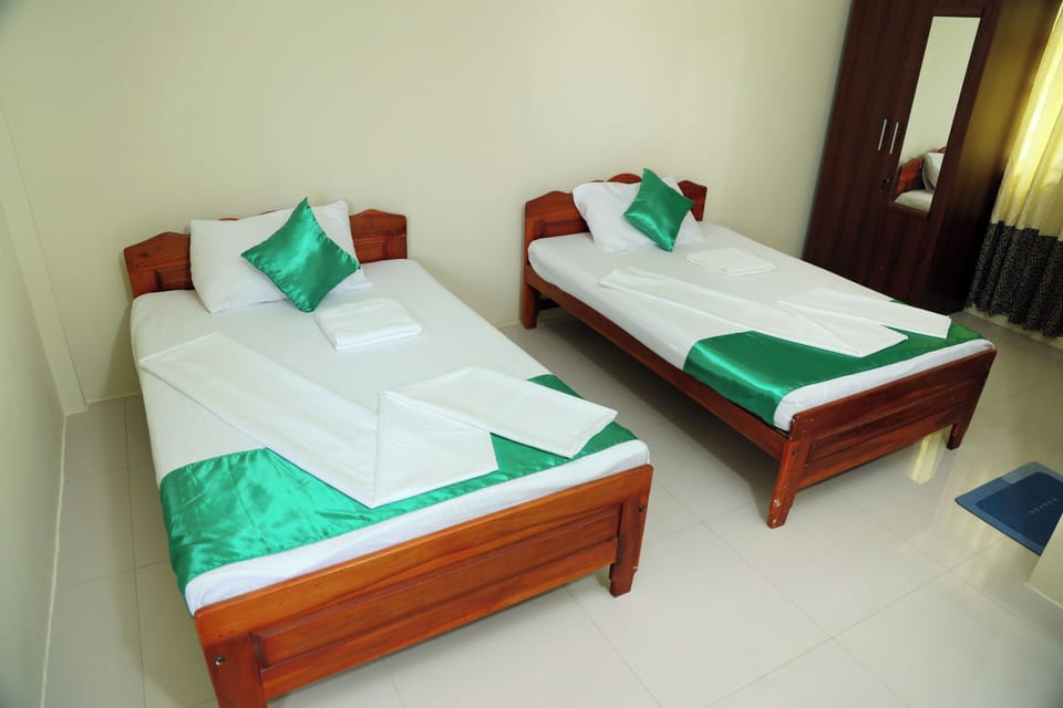 Classic Double or Twin Room | Desk, laptop workspace