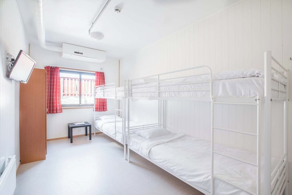 Quadruple Room | Desk, free WiFi