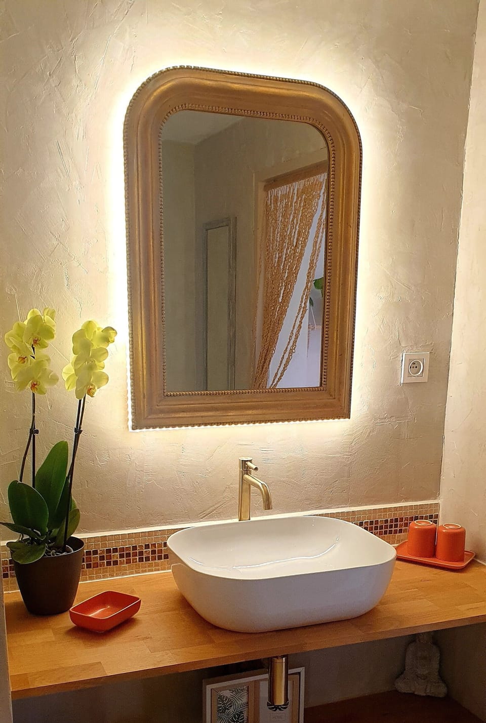 Deluxe Room, Kitchenette, Vineyard View | Bathroom | Shower, rainfall showerhead, hair dryer, towels