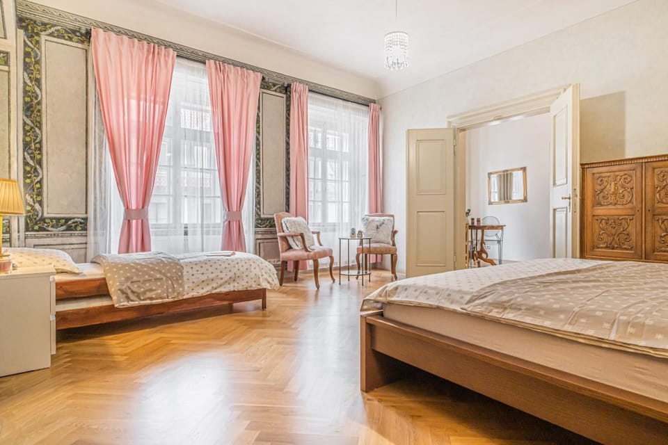 Apartment | 2 bedrooms, iron/ironing board, free WiFi, bed sheets
