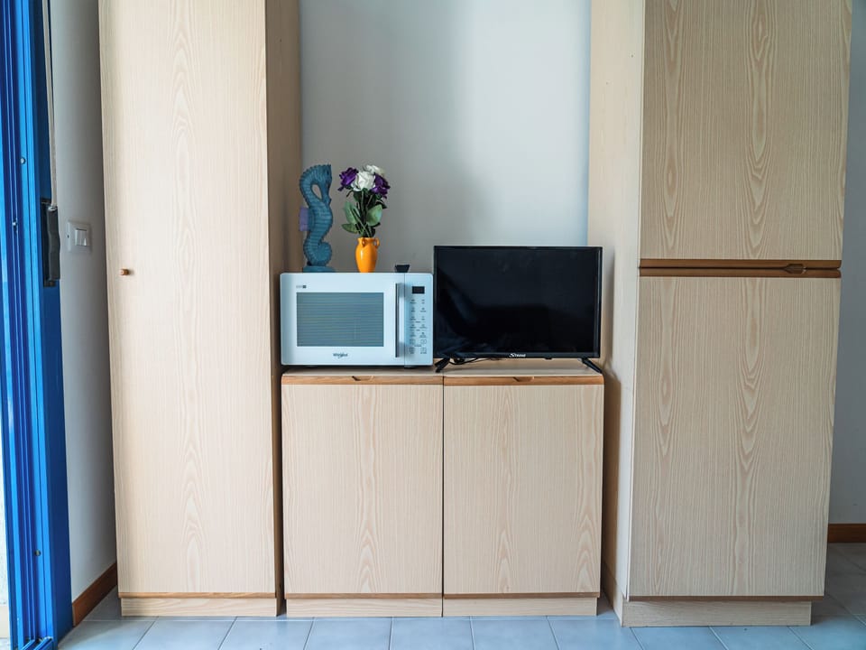 Apartment, 1 Bedroom, Balcony | Interior