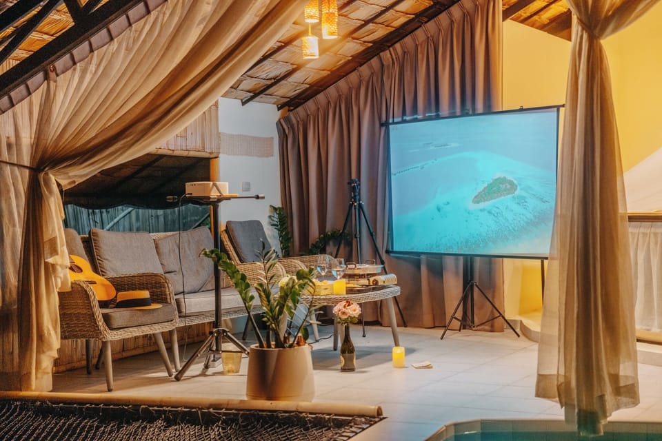 Room, Mountain View | Living area