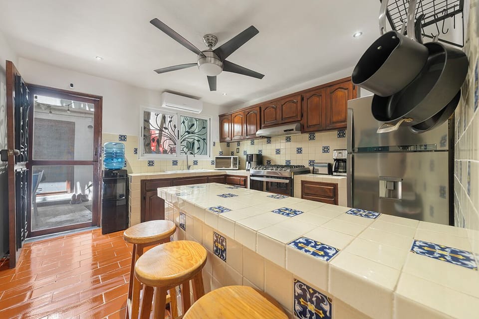 Shared Kitchen (2)