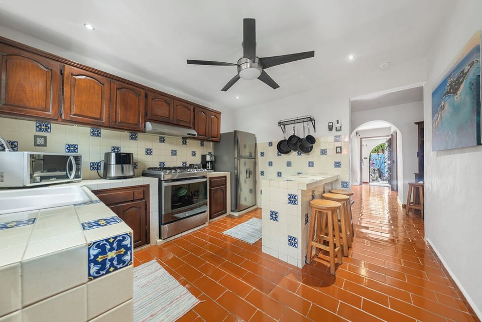 Shared Kitchen (3)