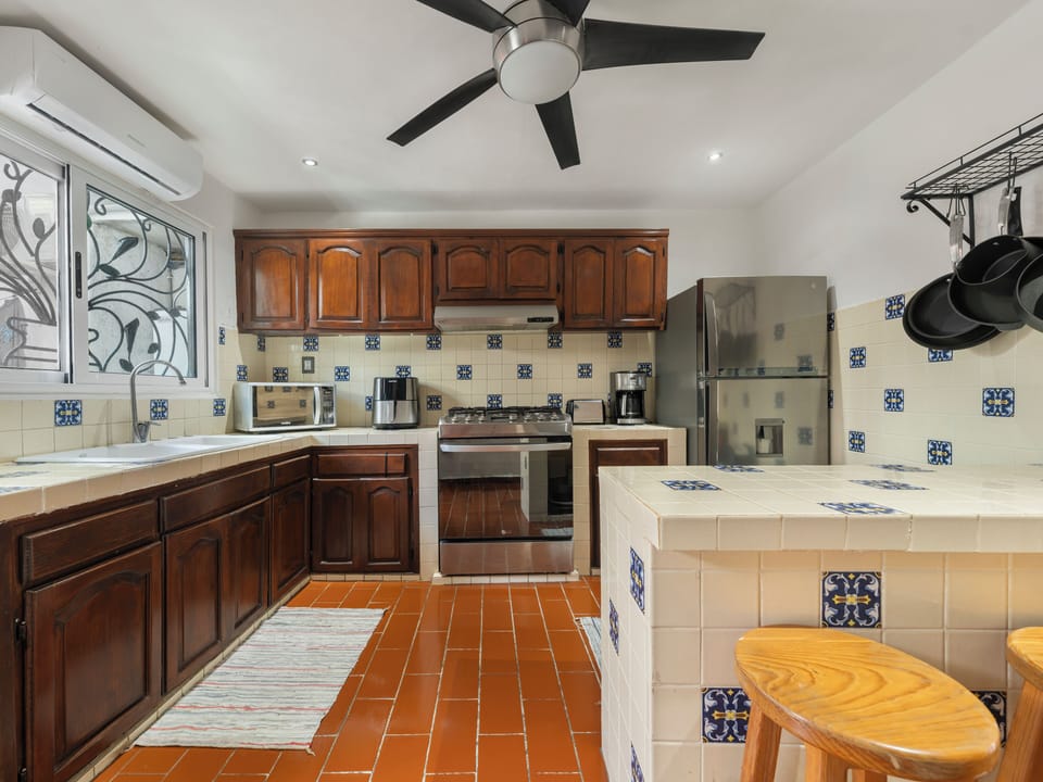 Shared Kitchen (2)