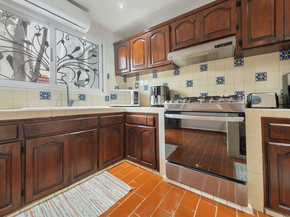 Shared Kitchen (3)