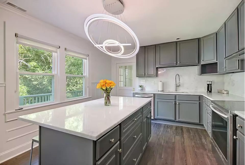 Fully functional kitchen