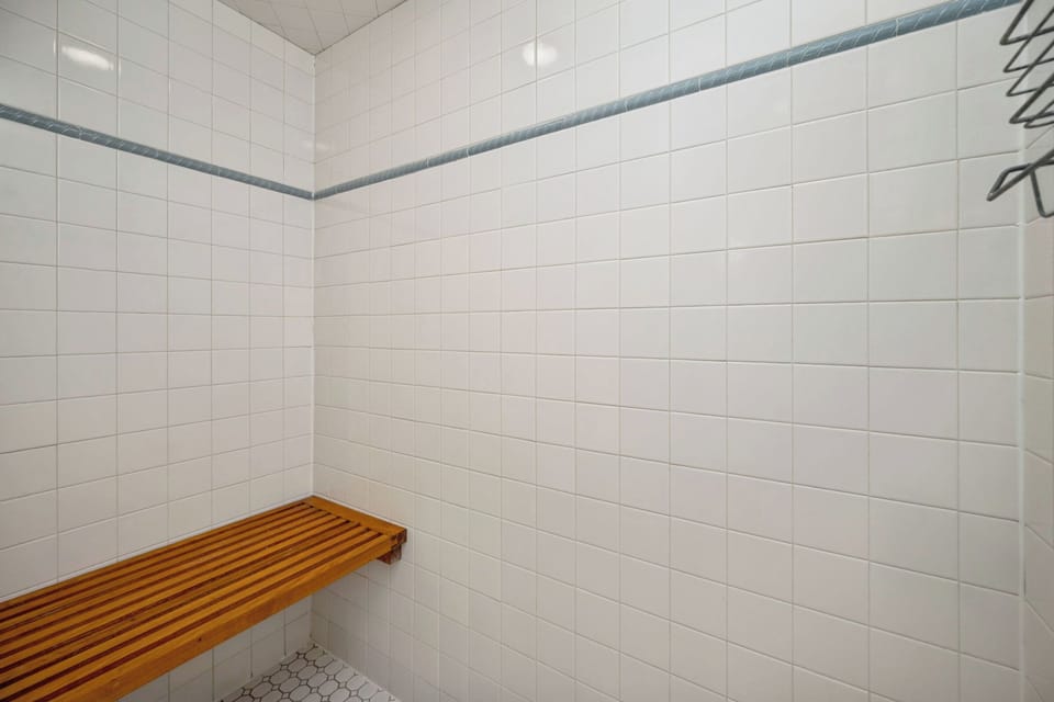 Bath #3 - 1st Level West