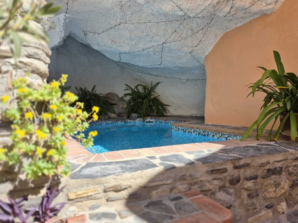 Romantic CavePool
