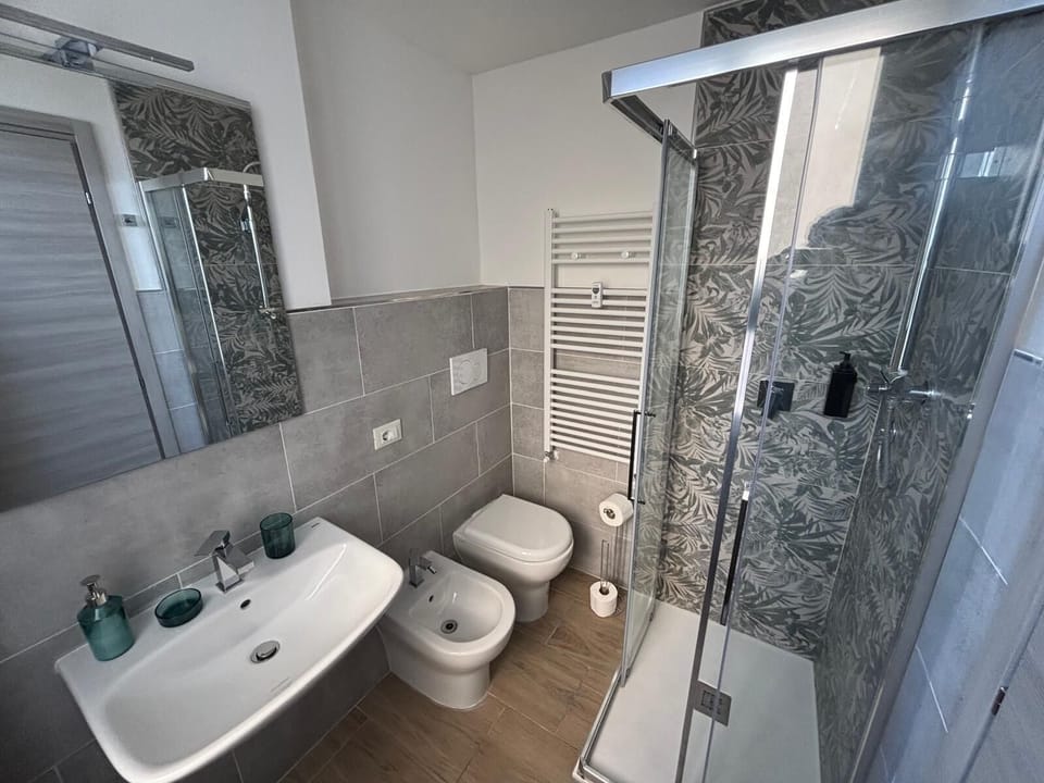 Standard Double Room, Non Smoking, Private Bathroom | Bathroom | Shower, hair dryer, towels, soap