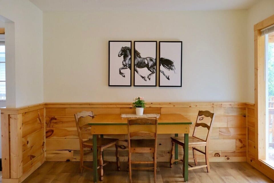 Dining / Restaurant