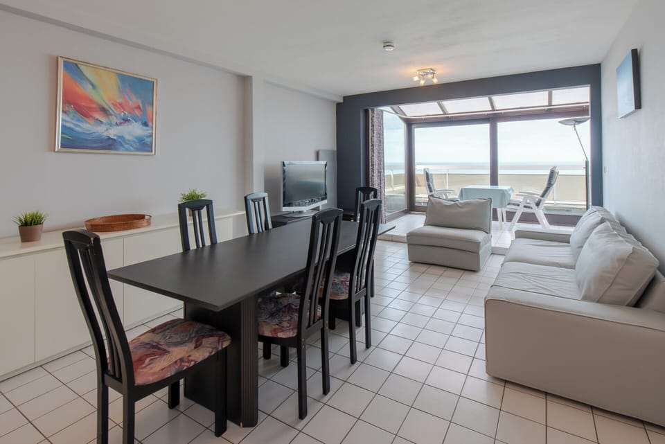 Apartment | Dining