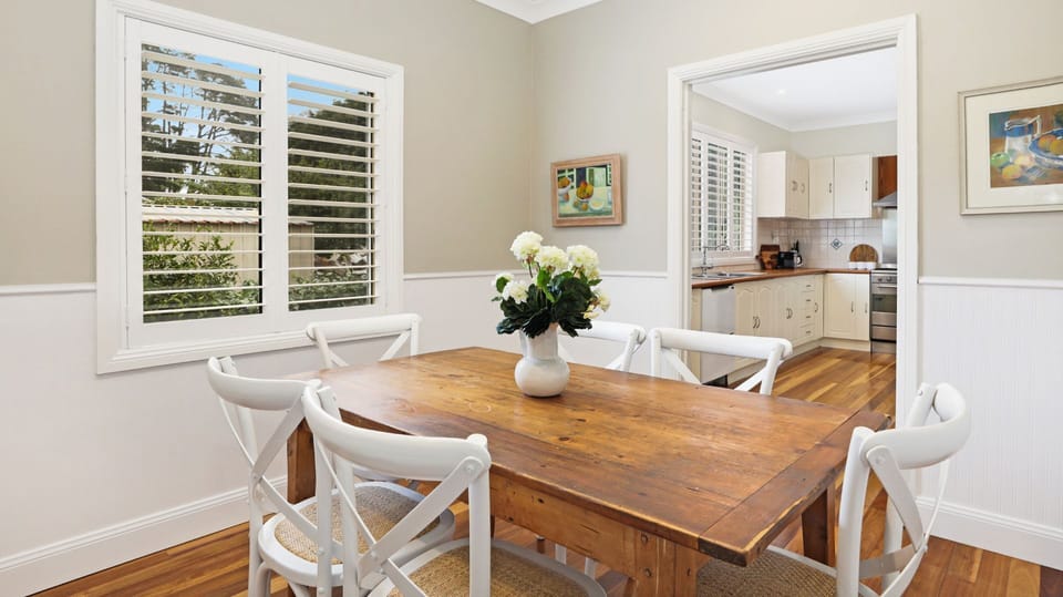 Somerset | Dining Room | 2km to Robertson Supermarket and Fruit Shop