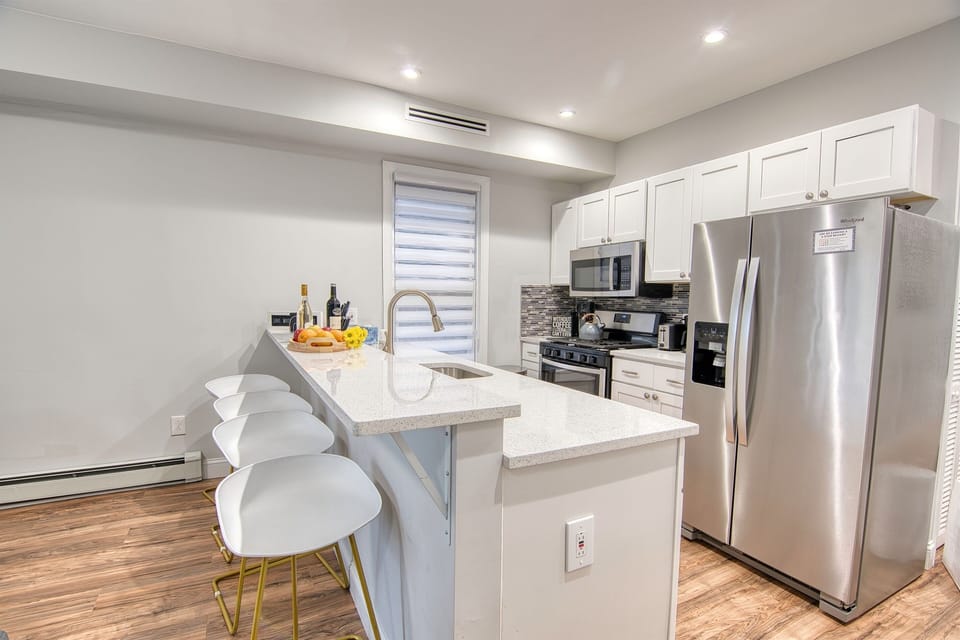 Seating and kitchen