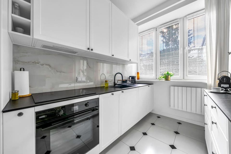 Fully Equipped Kitchen for Your Comfort | Book Now with RENTUJEMY.COM