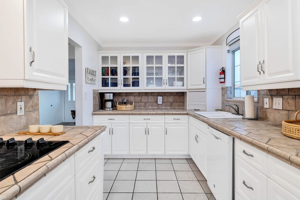 Kitchen | Dishwasher | Coffee Maker | Toaster Oven