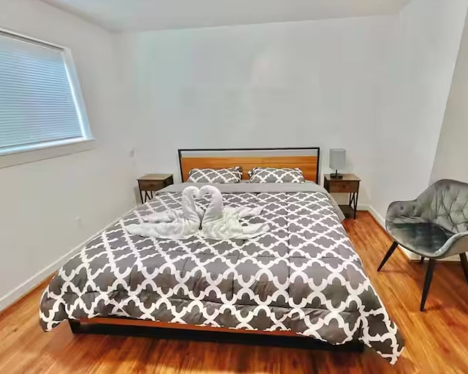 Luxury Suite | Laptop workspace, free WiFi