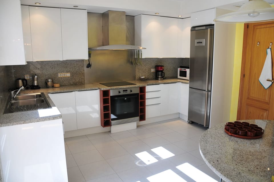 Comfort Townhome, Mountain View | Private kitchen