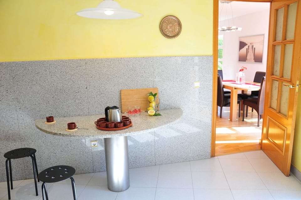 Comfort Townhome, Mountain View | Private kitchen