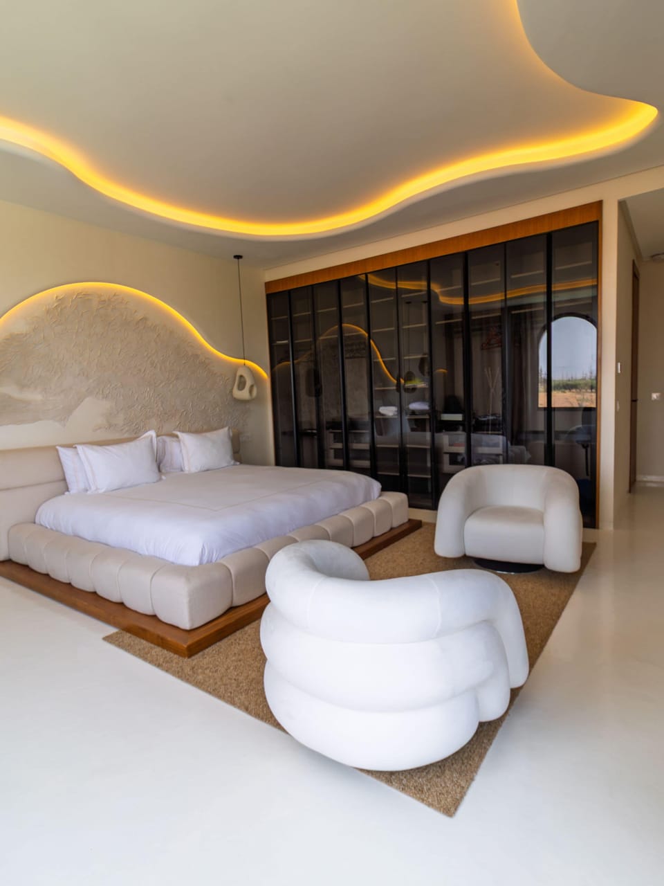 Royal Villa | In-room safe, individually decorated, blackout drapes, soundproofing