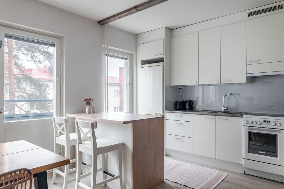 Comfort Apartment, City View | Private kitchen | Coffee/tea maker, electric kettle, toaster, highchair