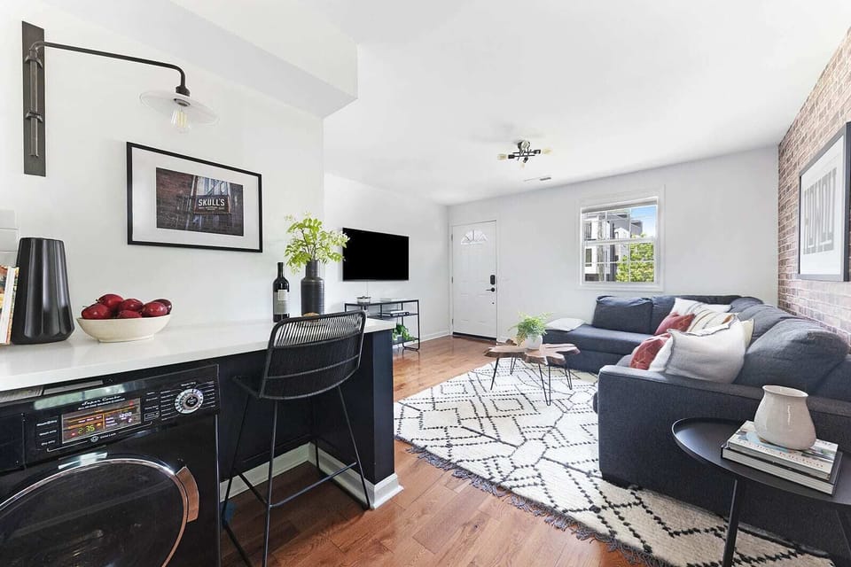 Stylish Living Room with a Smart TV Entertainment Setup