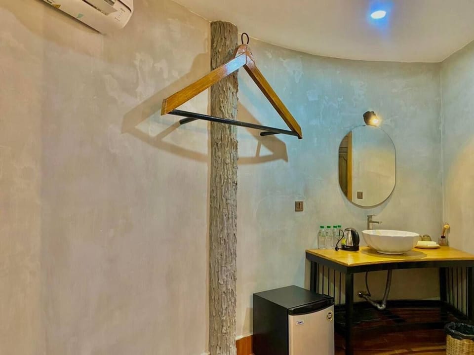 Shower, free toiletries, hair dryer (on request), slippers