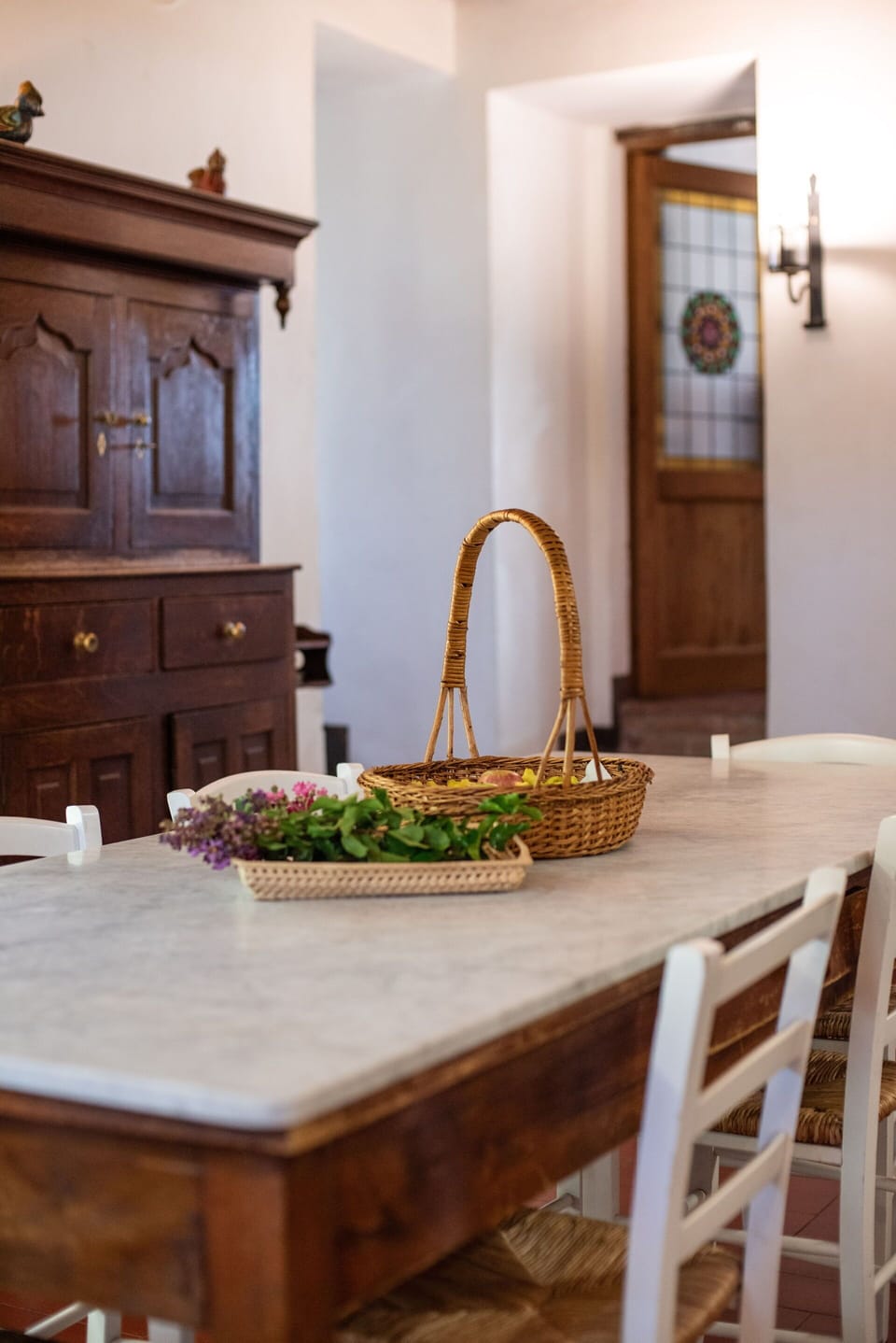 Autumn, Dining Room, Kitchen, Living Room, Spring, Summer, Winter