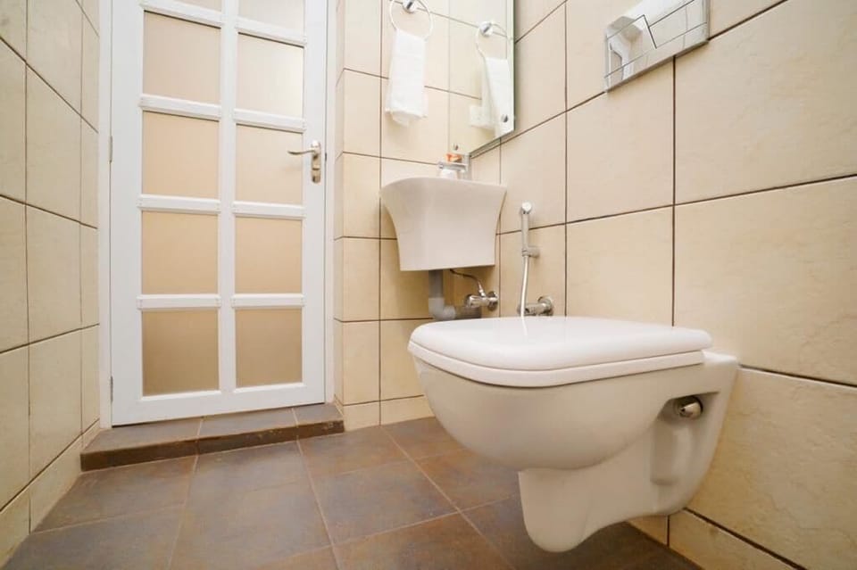 Family Villa, Balcony, River View | Bathroom | Shower, free toiletries, slippers, bidet