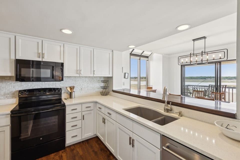 Gourmet Kitchen With Modern Appliances