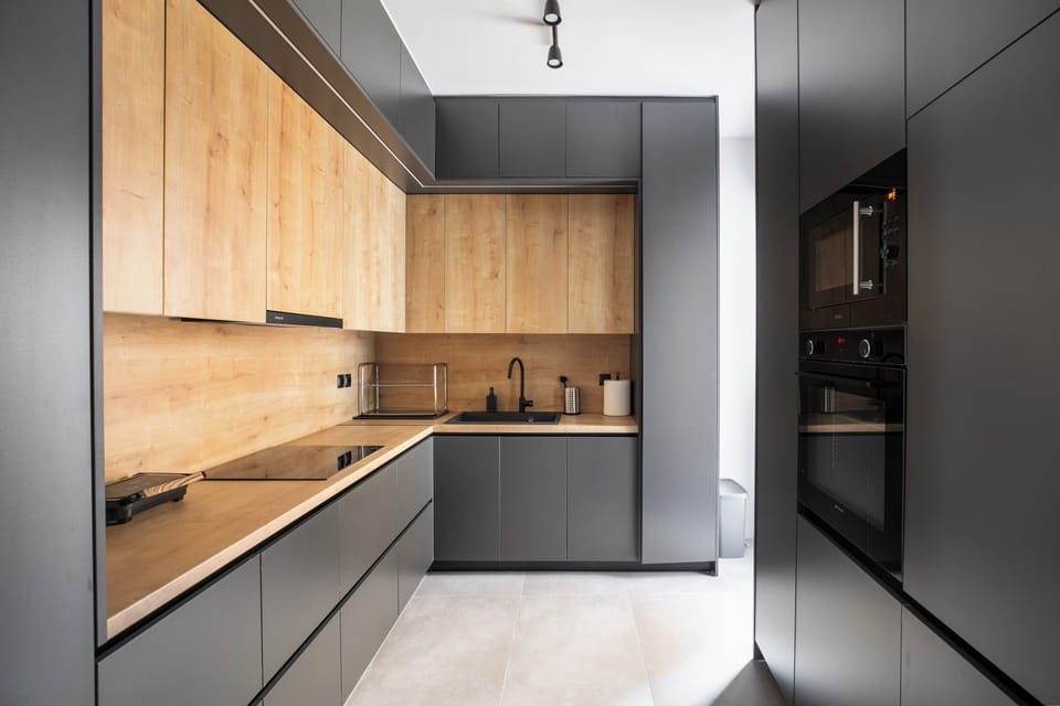 Luxury Apartment, 2 Bedrooms, Non Smoking, City View | Private kitchen | Full-size fridge, microwave, oven, stovetop