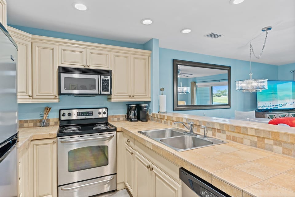123 S. Driftwood Bay
