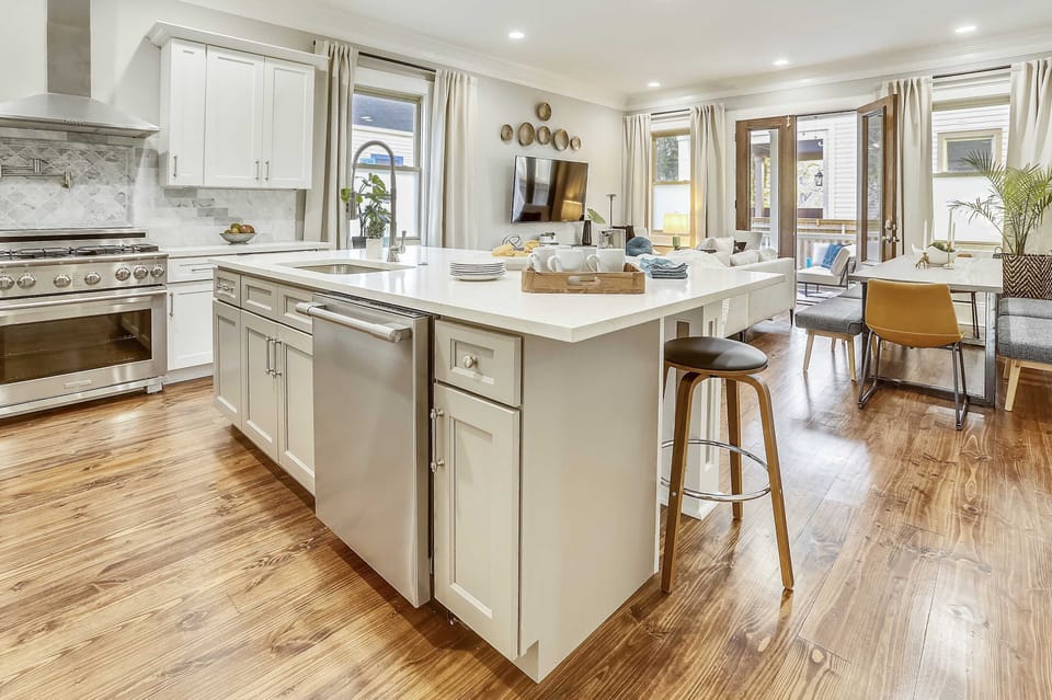 Kitchen | Main Level