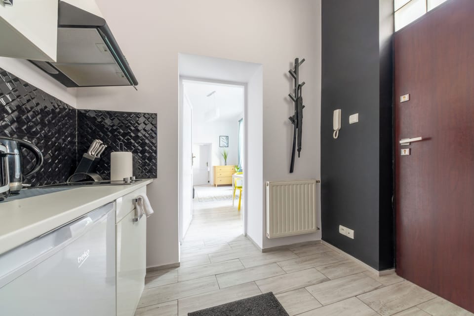 Wawel Castle Apartment | Private kitchen | Electric kettle, toaster, highchair