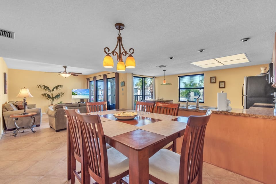 Kitchen/Dining