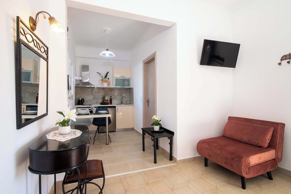 Minimalist Lounge Design – A clean and modern look for a calm and uncluttered stay.