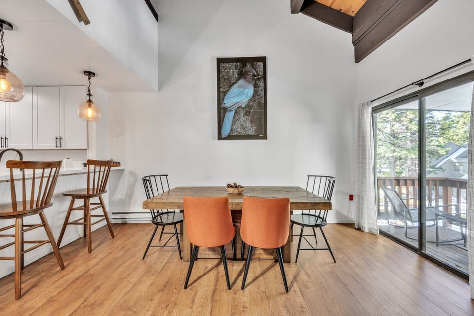 Condo, 2 Bedrooms | Dining