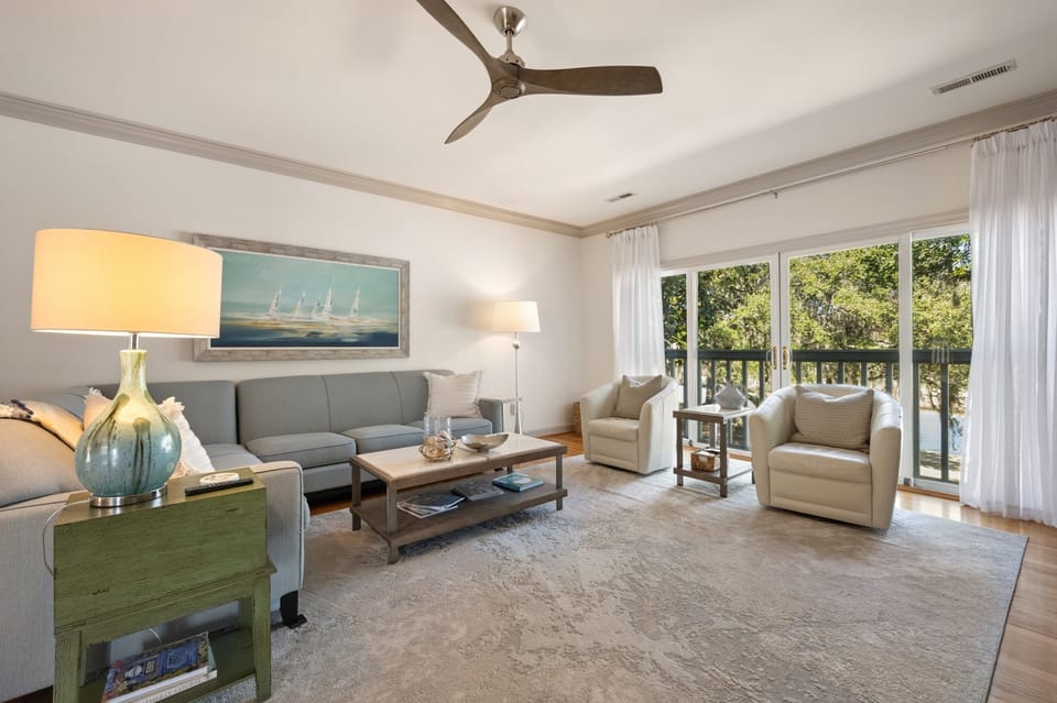 Condo, 3 Bedrooms | Living area
