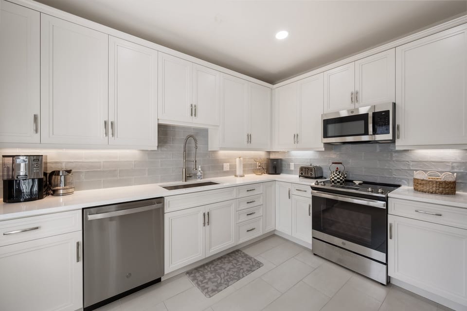 Condo, 3 Bedrooms | Private kitchen | Coffee/tea maker, fridge, oven, toaster