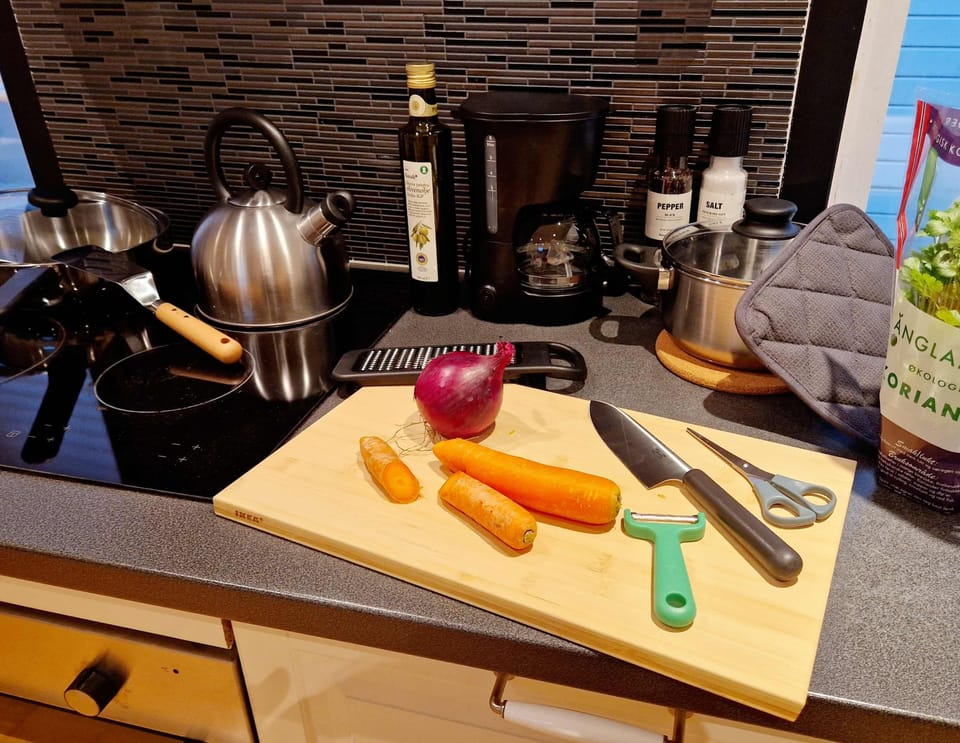 Everything you need to make breakfast and dinner.