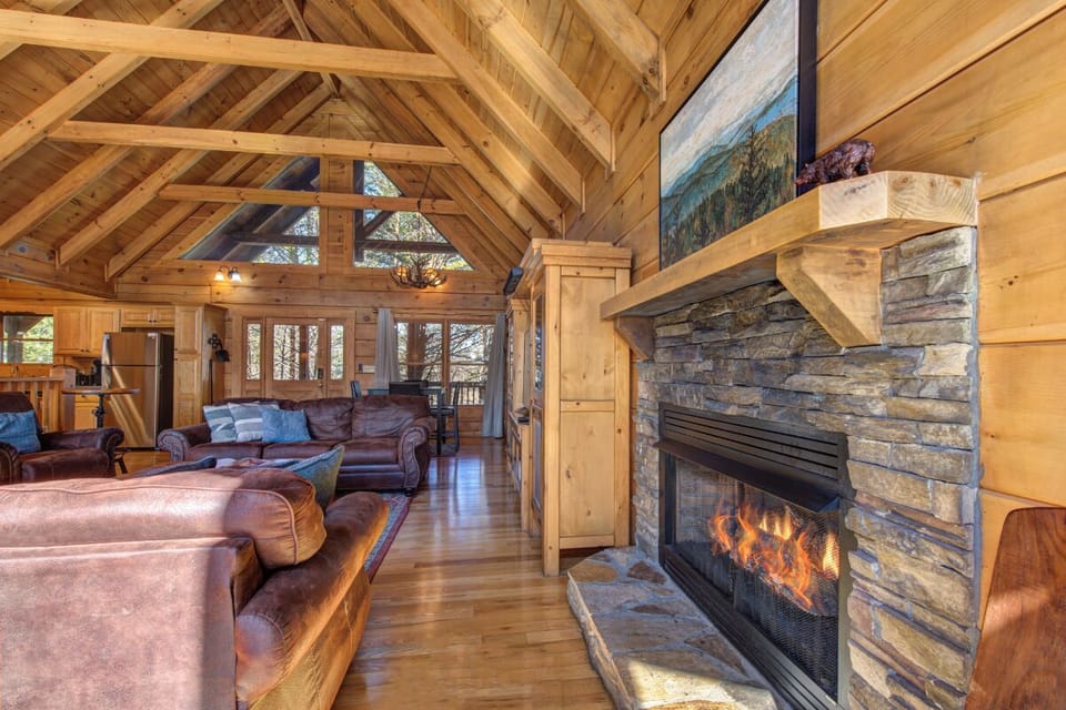 Black Bear Lodge's cozy living area