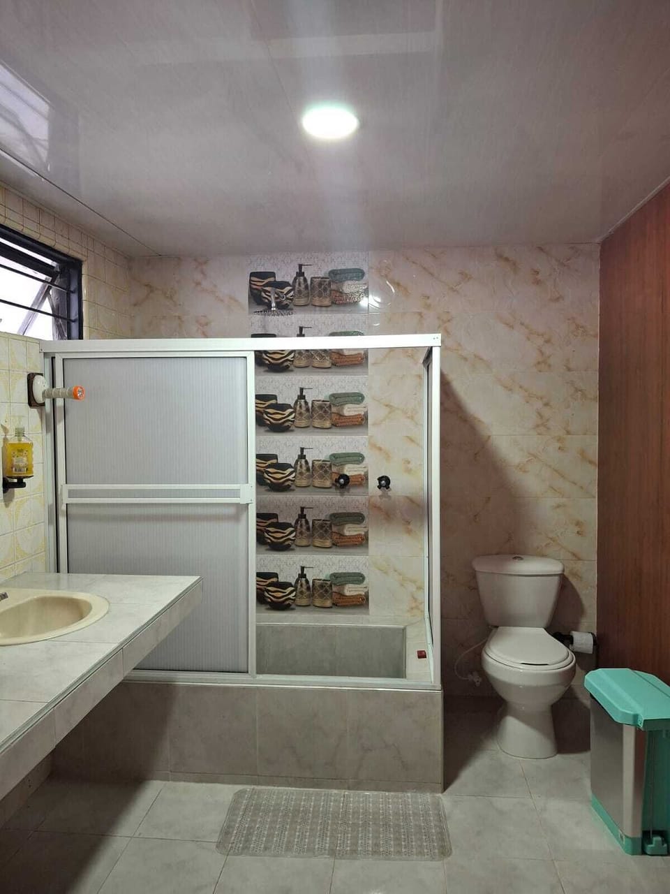 Family Apartment, Courtyard View | Bathroom | Towels, soap, toilet paper