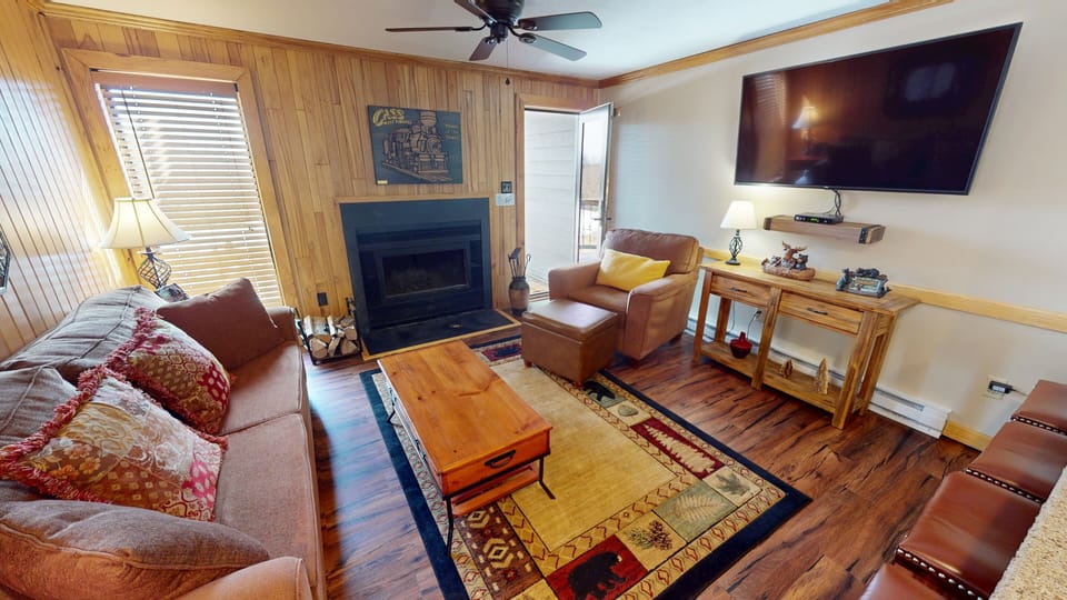 Indoors, Furniture, Living Room, Home Decor, Screen