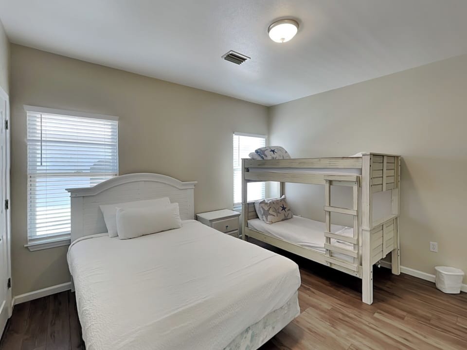 Fourth Bedroom - Queen Bed and Twin/Twin Bunk Bed
