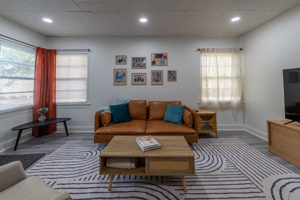 Spacious living room