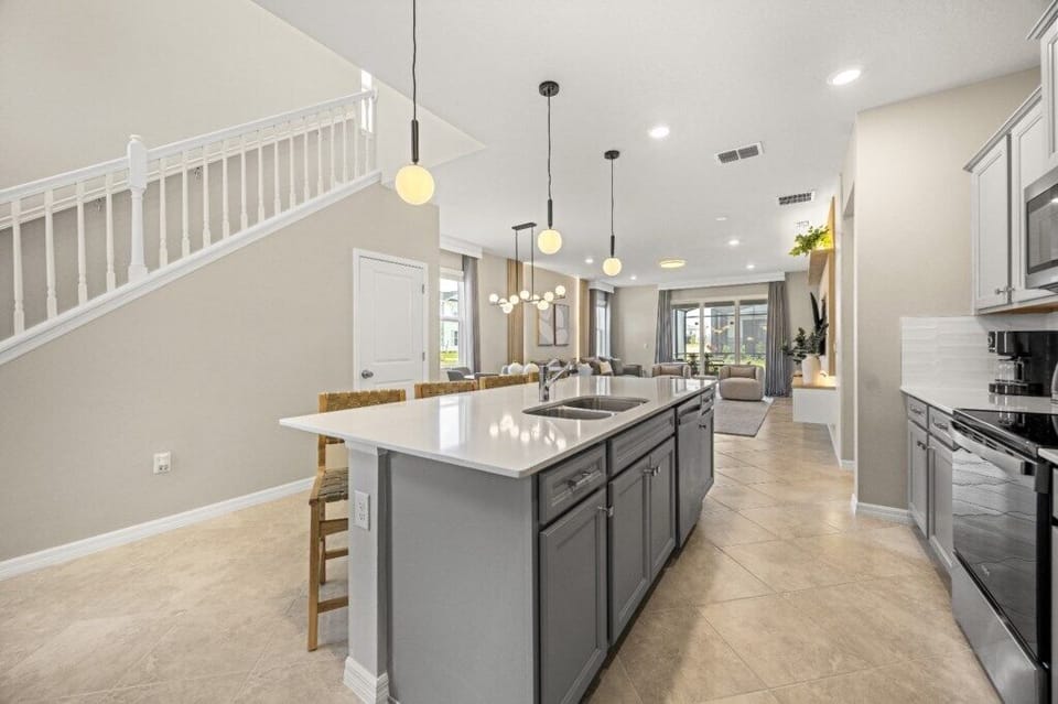 16007 Sandy Cliffs Drive (8).jpg